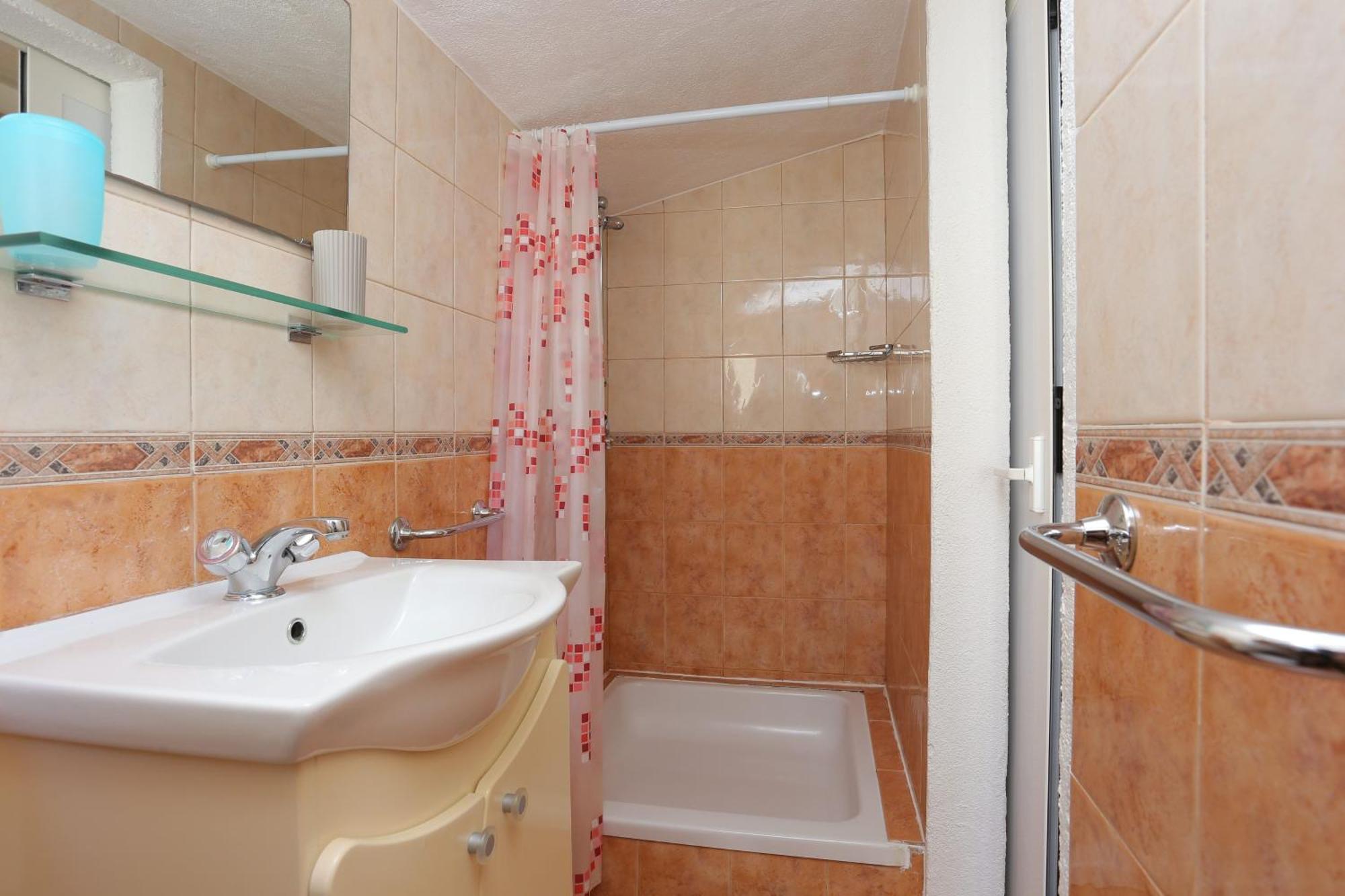 Apartments By The Sea Baska Voda, Makarska - 300 Bagian luar foto