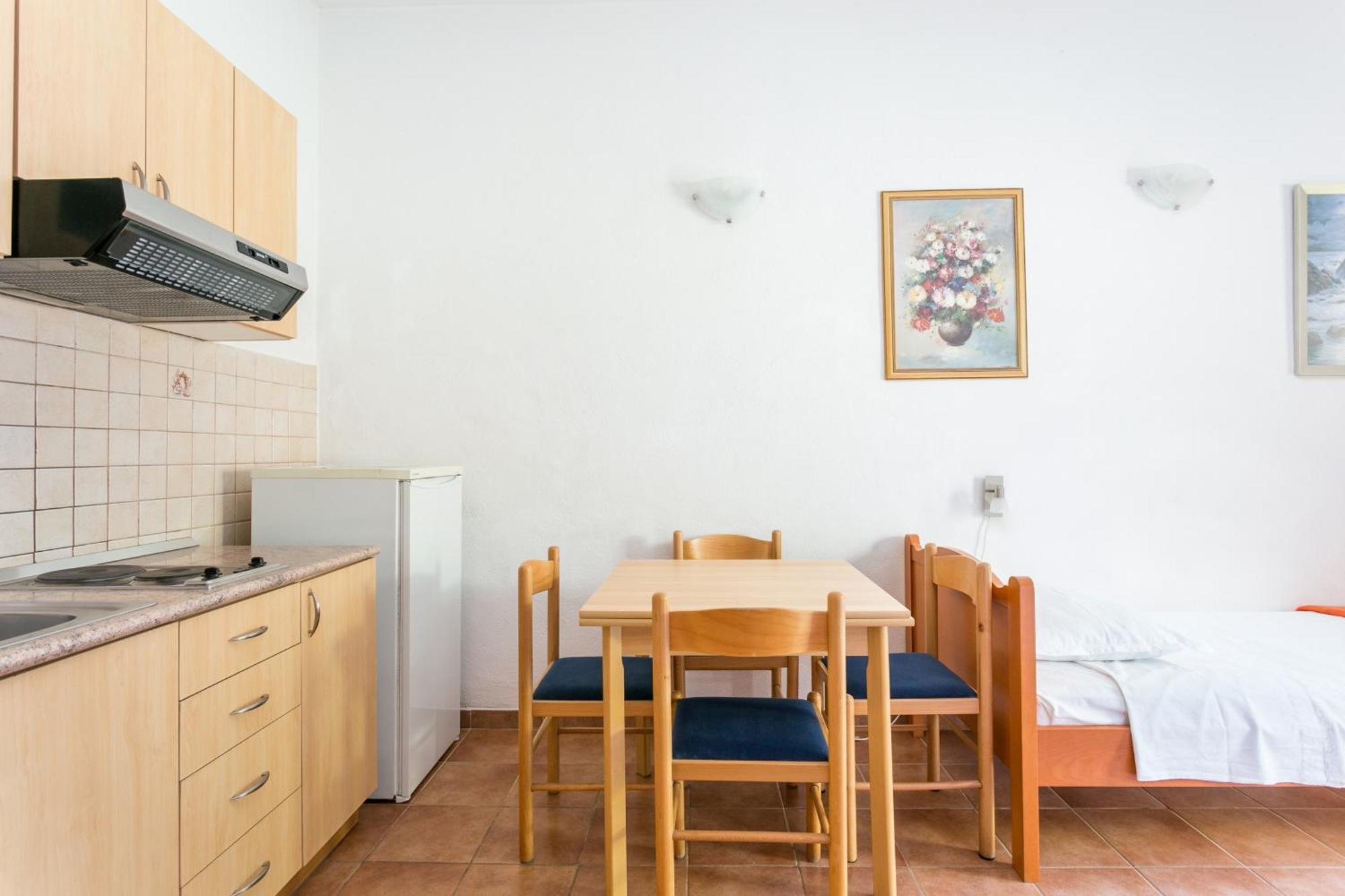 Apartments By The Sea Baska Voda, Makarska - 300 Bagian luar foto