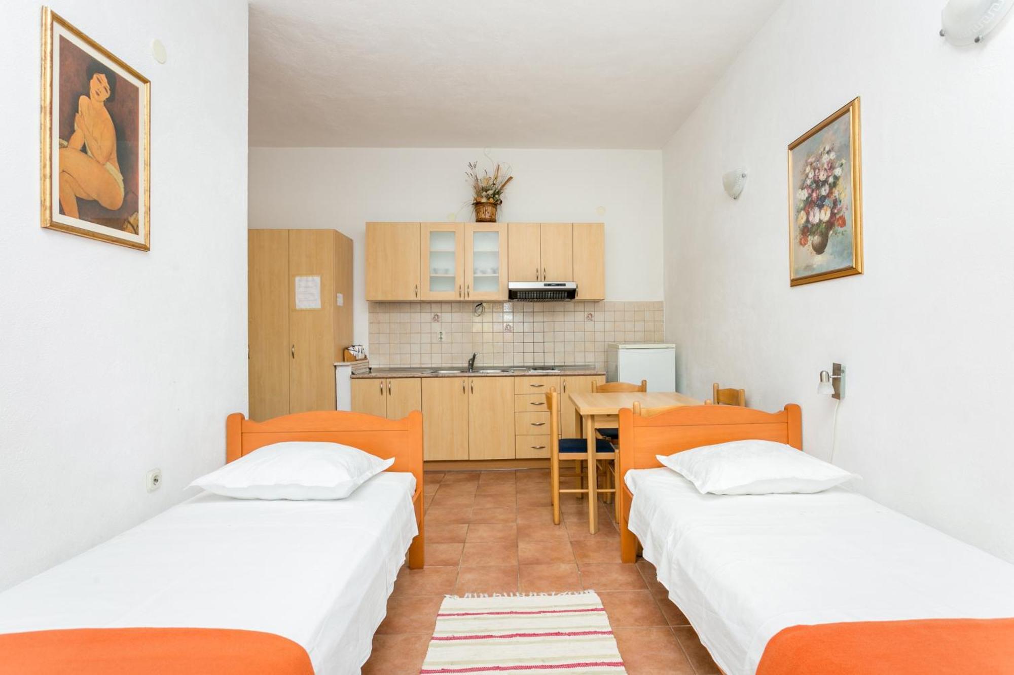 Apartments By The Sea Baska Voda, Makarska - 300 Ruang foto